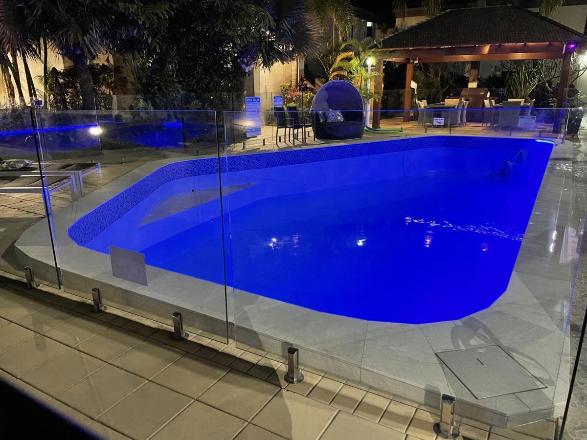 Burleigh Palms Holiday Apartments Guldkusten Exteriör bild