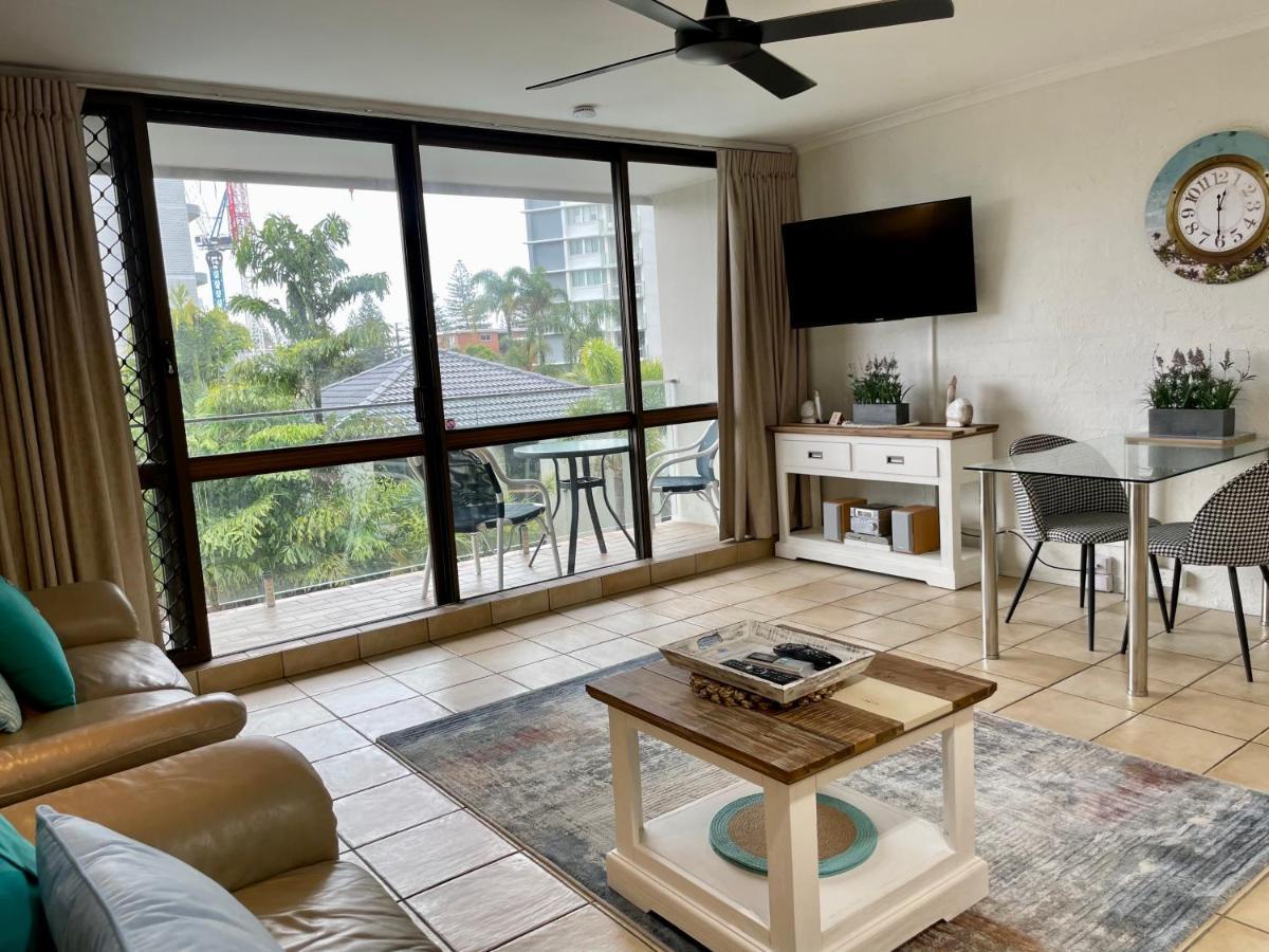 Burleigh Palms Holiday Apartments Guldkusten Exteriör bild