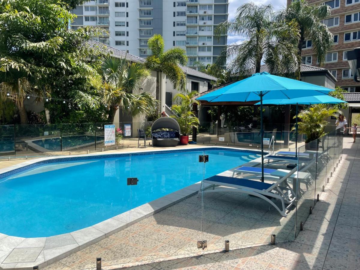 Burleigh Palms Holiday Apartments Guldkusten Exteriör bild
