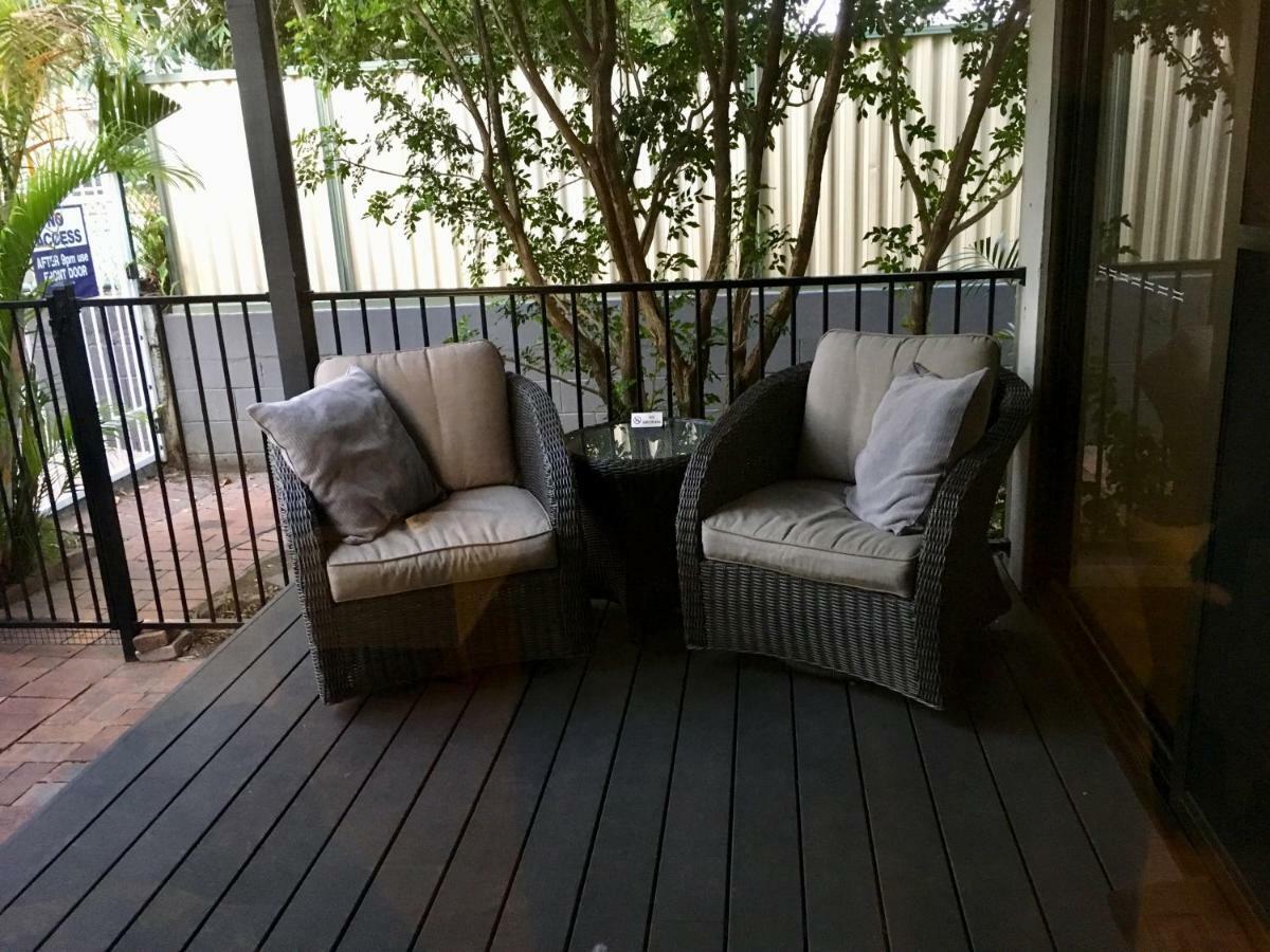 Burleigh Palms Holiday Apartments Guldkusten Exteriör bild