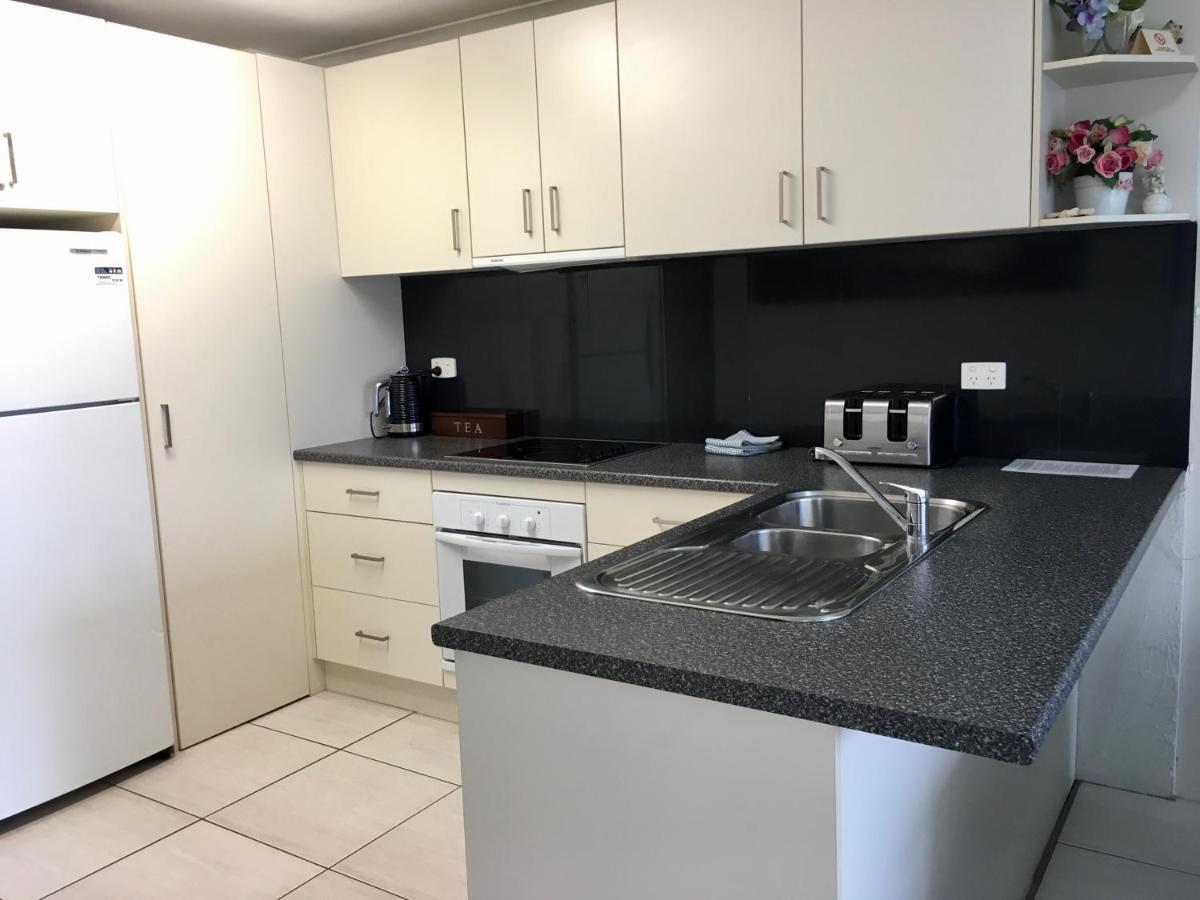 Burleigh Palms Holiday Apartments Guldkusten Exteriör bild